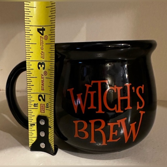 5 Halloween Mugs, 2 Cauldron Witch's
Brew mug, 3 Orange Jack O Lantern Mug - Picture 8 of 11